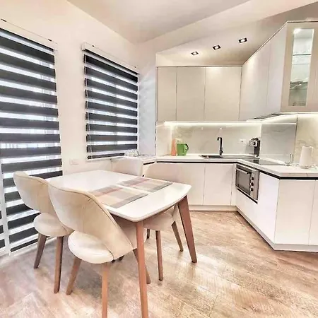 53° Bs Skanderbeg Center Comfort Apartmán *